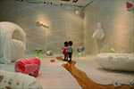 [体内遊泳]　2010
polyester foam , cotton thread, ceramic, installation site specific
Museum Tsunagi, Kumamoto, Japan
